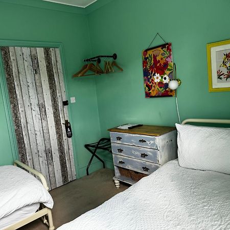 The Townhouse 101 Bed & Breakfast Sandown Bagian luar foto