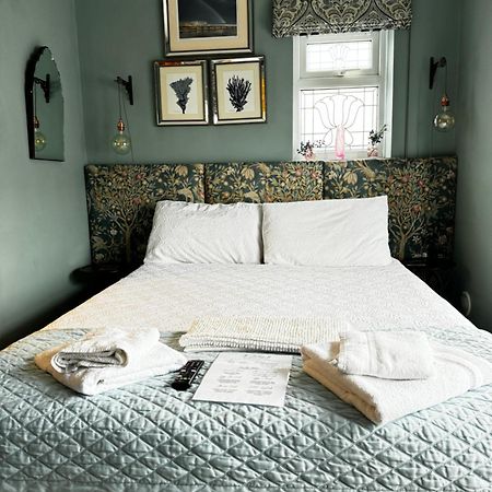 The Townhouse 101 Bed & Breakfast Sandown Bagian luar foto