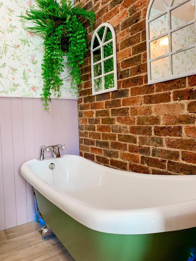 The Townhouse 101 Bed & Breakfast Sandown Bagian luar foto