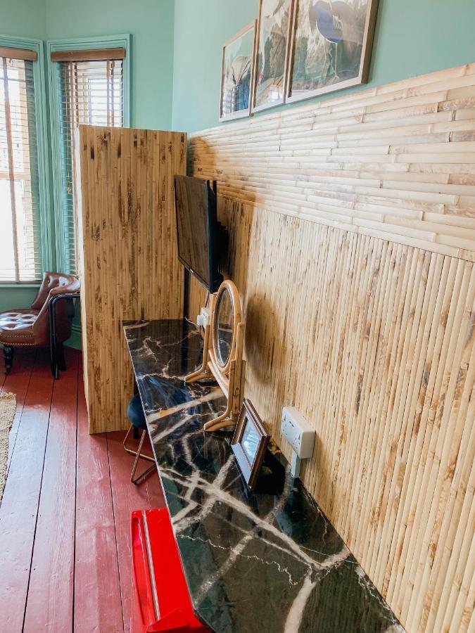 The Townhouse 101 Bed & Breakfast Sandown Bagian luar foto