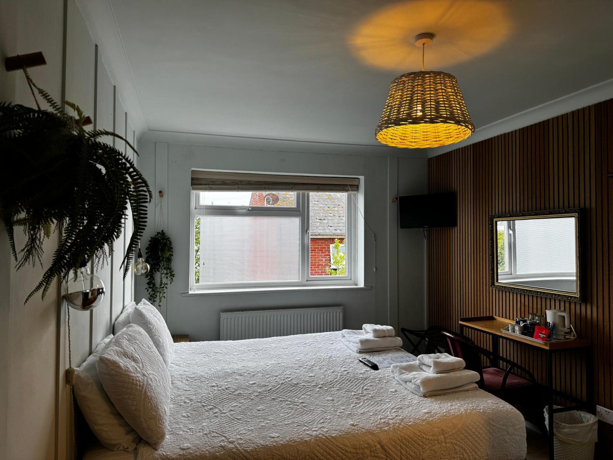 The Townhouse 101 Bed & Breakfast Sandown Bagian luar foto