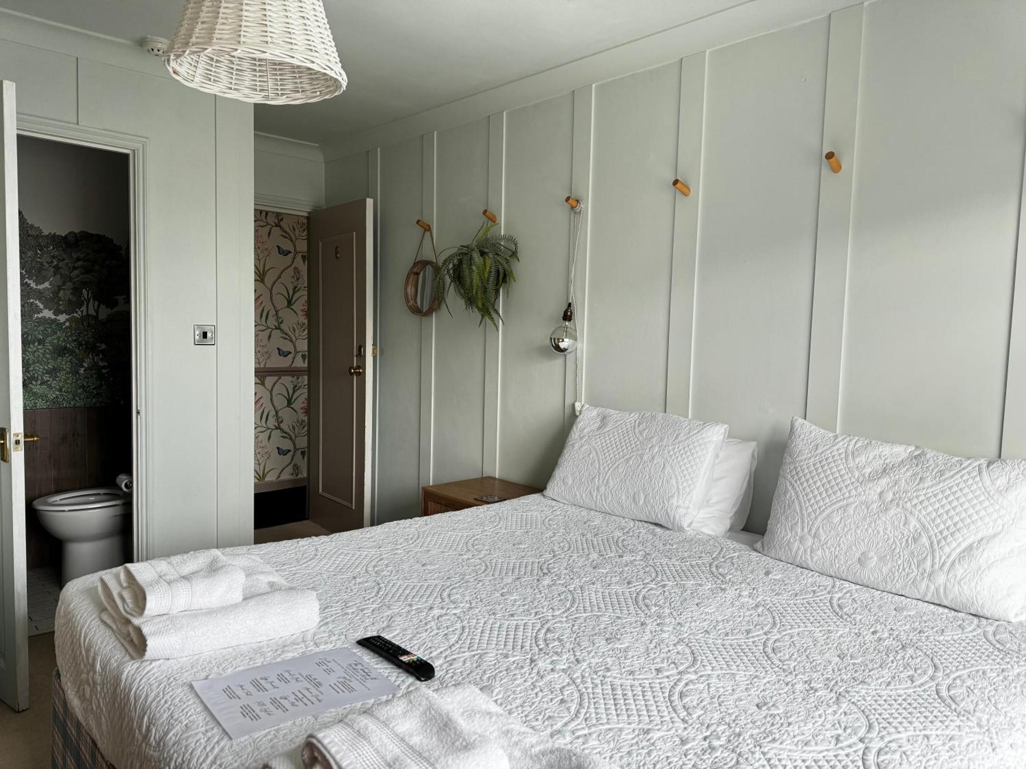 The Townhouse 101 Bed & Breakfast Sandown Bagian luar foto
